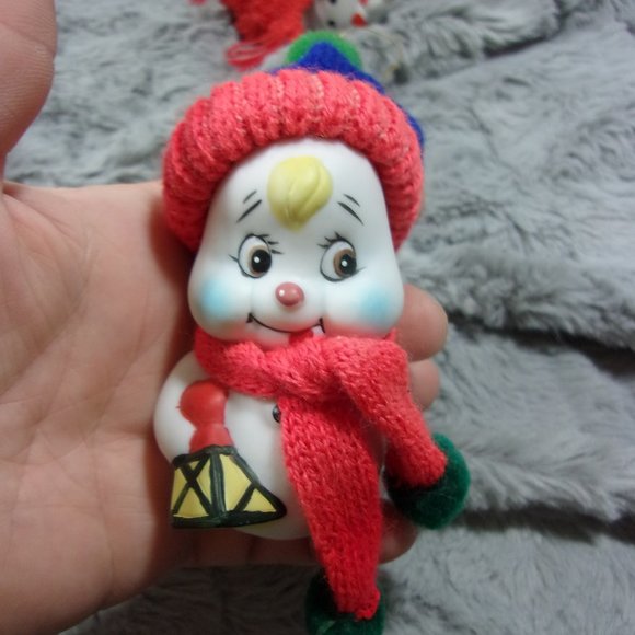 H-68 SET OF 3 SNOW BELLS PORCELAIN BELL ORNAMENTS FROM GIFTCO - Picture 7 of 13